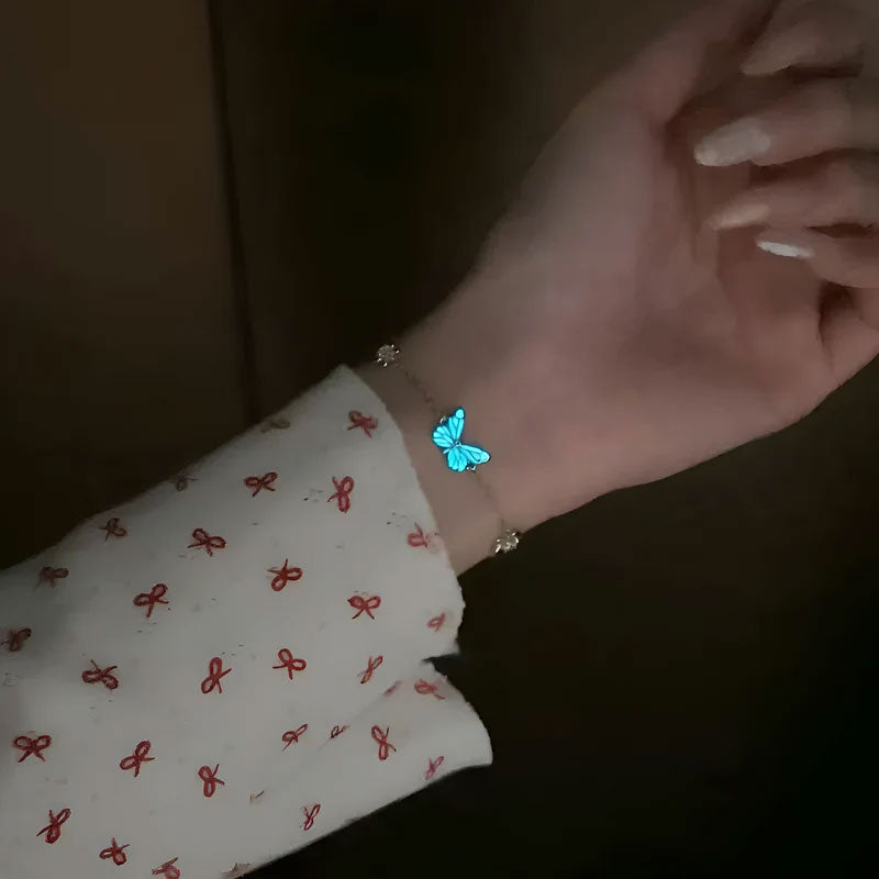🦋 Glow-in-the-Dark Butterfly Necklace | Let your unique charm shin 🦋