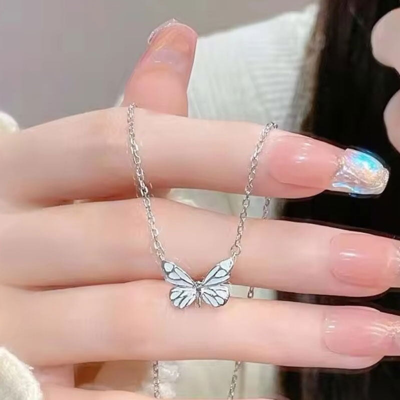 🦋 Glow-in-the-Dark Butterfly Necklace | Let your unique charm shin 🦋