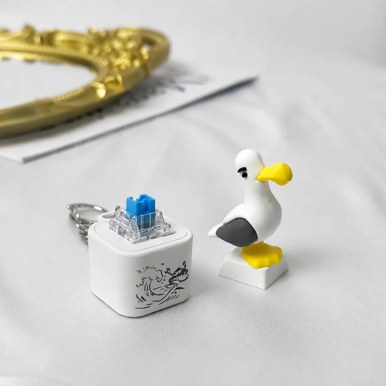 “That’s my seagull!” button keychain – real sound and LED ligh