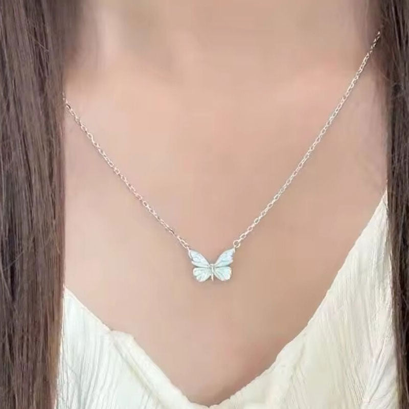 🦋 Glow-in-the-Dark Butterfly Necklace | Let your unique charm shin 🦋