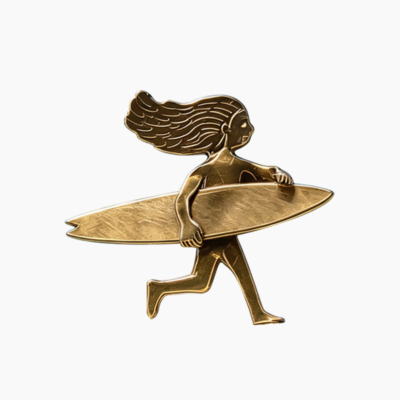 Retro surfing girl brooch - full of artistic flair, suitable for both commuting and vacation.