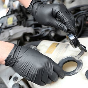 100/50 kpl mustia kertakäyttöisiä nitriilikäsineitä