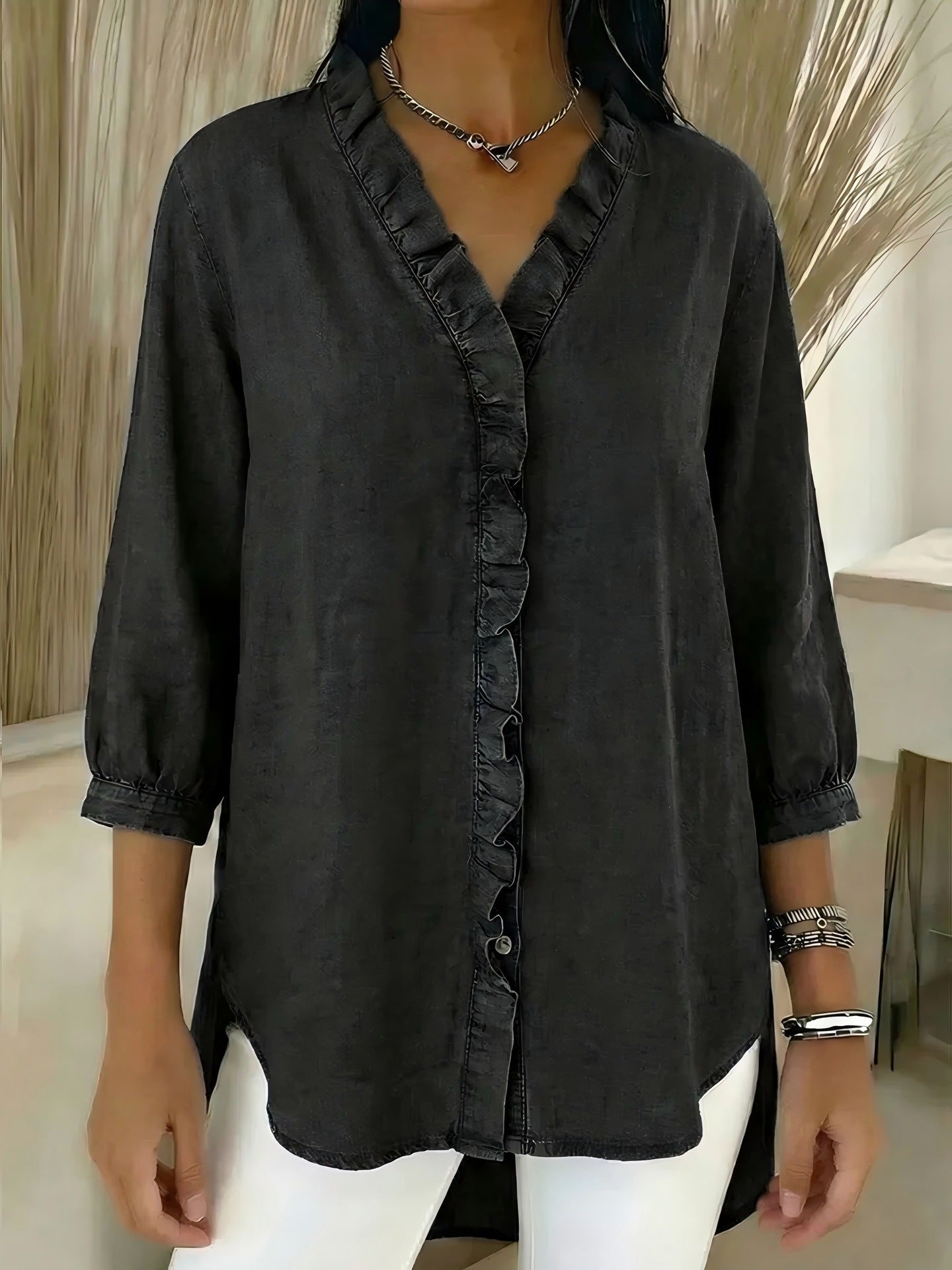 Women's sweater with ruffles and V-neck💃✨