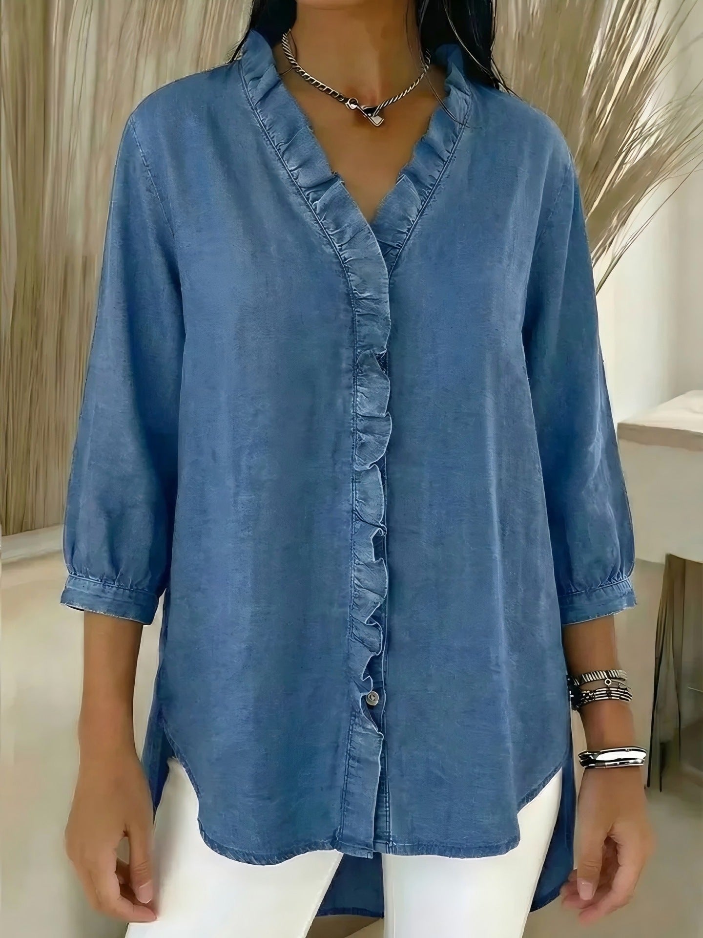 Women's sweater with ruffles and V-neck💃✨