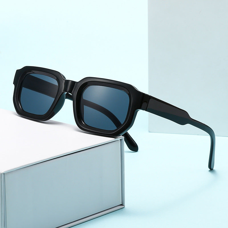New retro-style minimalist square-frame sunglasse