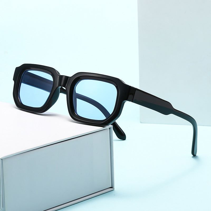 New retro-style minimalist square-frame sunglasse